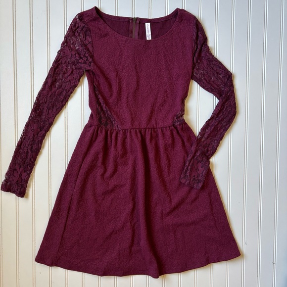 Lace Dress - Picture 1 of 3